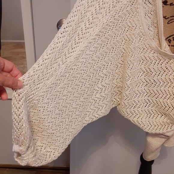 Bebe gold metallic keyhole back sweater - Picture 5 of 11